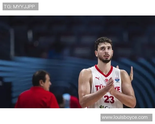 再创辉煌申京在NBA生涯中成功突破6000分大关展现出色表现